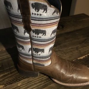 Woman’s size 10 Ariat Boots
